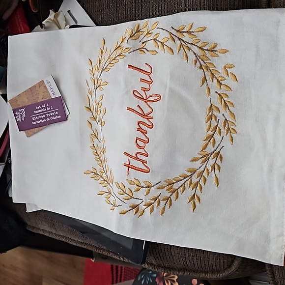 Gilded Maple Set Of 2 Thankful Kitchen Towels Cotton Tea Towels NWT - Picture 1 of 3